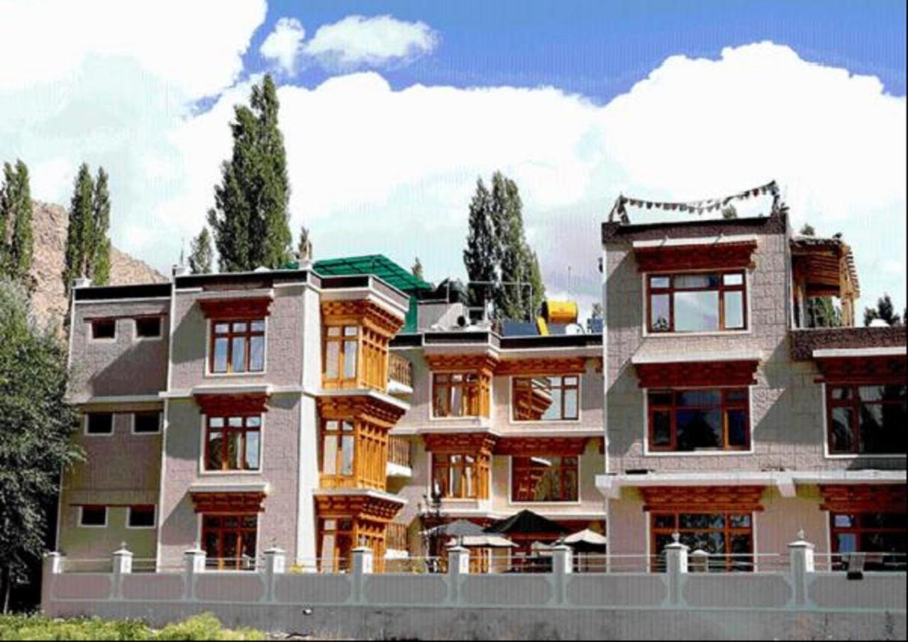 Hotel Om Ladakh Leh Eksteriør billede